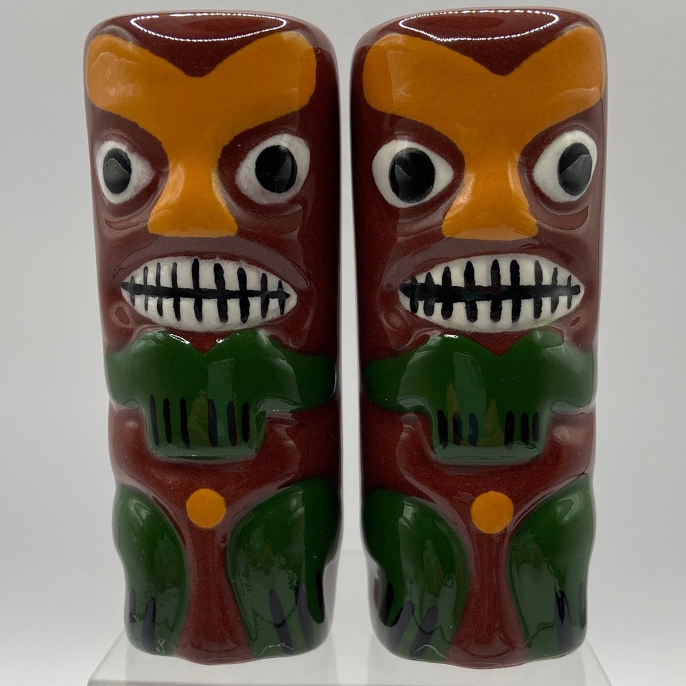 Vintage Blake Island Indian Village Totem Pole Salt & Pepper Shaker Set of 2